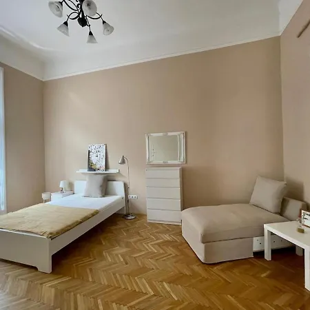 Csokonai Center By Stn Apartman Budapest