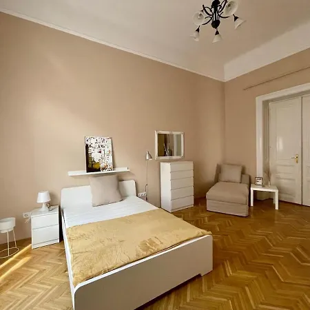 Csokonai Center By Stn Apartman Budapest